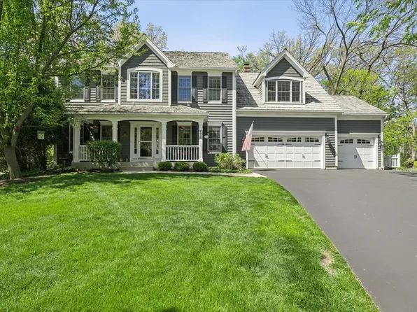 676 Framingham Ct, Gurnee, IL 60031