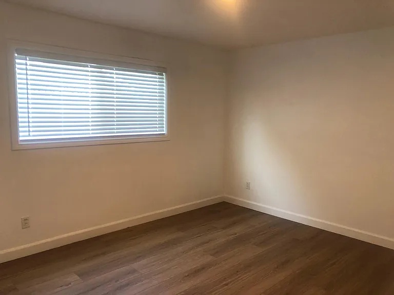 8431 Valencia Dr — Photo 8