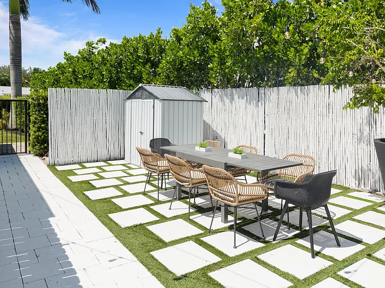 711 SW 27th Way — Photo 35