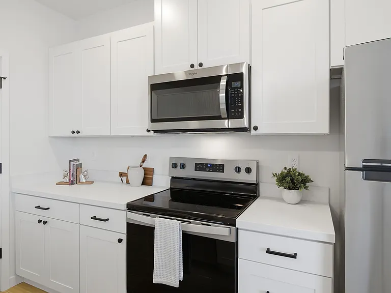 1420 S J St #B2 — Photo 4