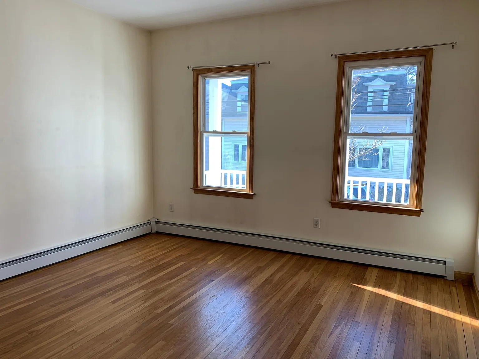 3 bed, 9999 sqft, $2,800 — Photo 3