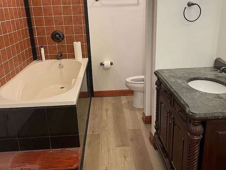 9200 Walnut St — Photo 21