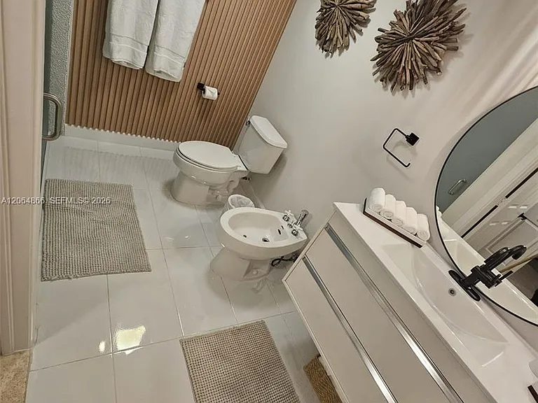 2951 S Bayshore Dr #212 — Photo 6