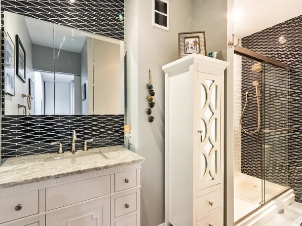 529 West 42nd Street image 6 of 6