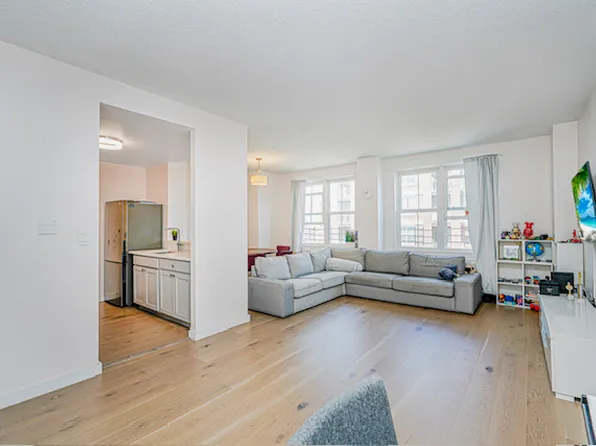 60 Oceana Drive West image 9 of 23