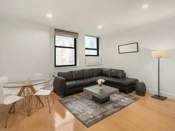 3 Hanover Square image 1 of 6