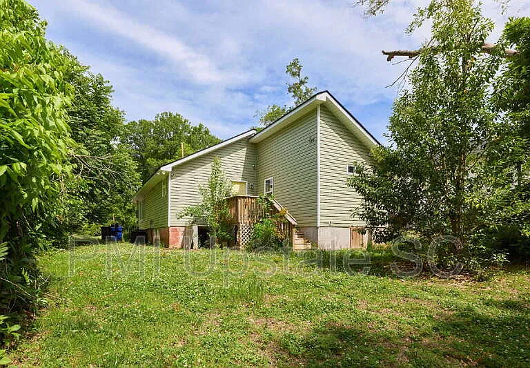249 E Hampton Ave — Photo 17
