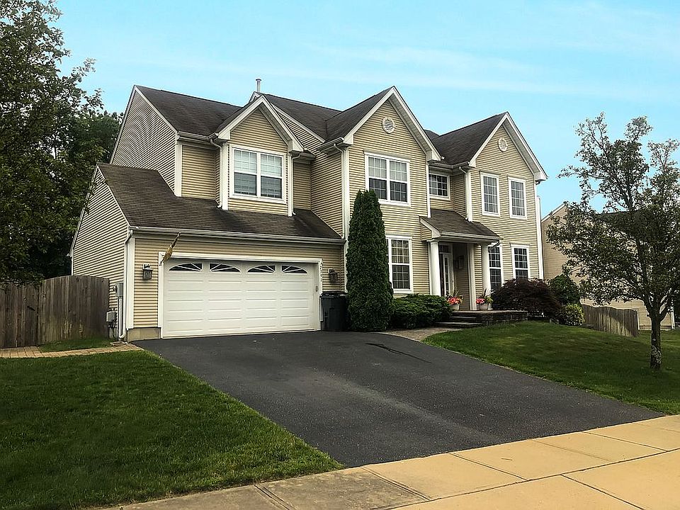 1st image of 2391 Forest Cir