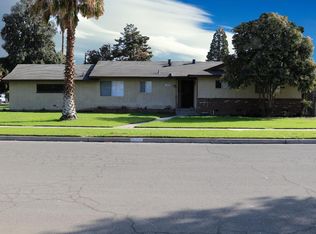 1044 W Ashcroft Ave, Fresno, CA 93705