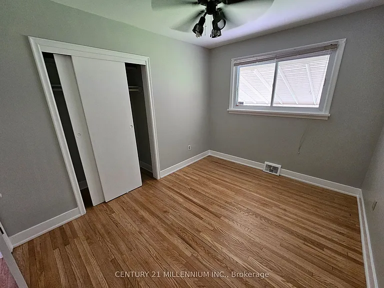 32 Stewart Ave #UPPER — Photo 4