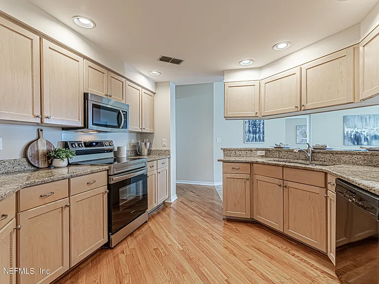 2099 Winterbourne Dr W #308 — Photo 42