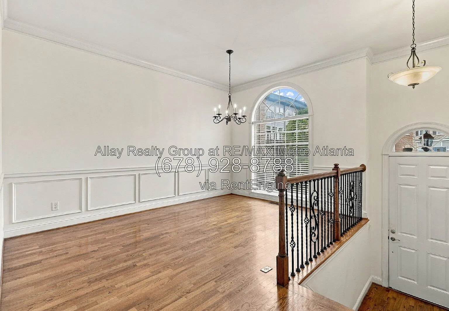 3 bed, 3.5 bath, 2302 sqft, $3,250 — Photo 2