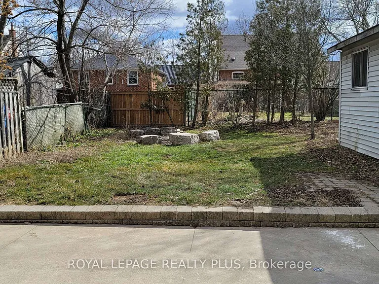 193 E 12th St #LOWER — Photo 10