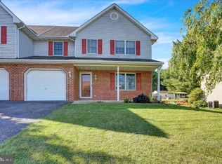 902 Cacoosing Dr, Reading, PA 19608