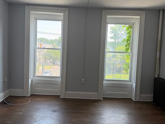3rd image of 344 W Grand Ave #2L