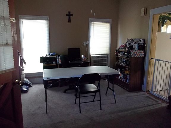 4th image of 701 S Lincoln Ave