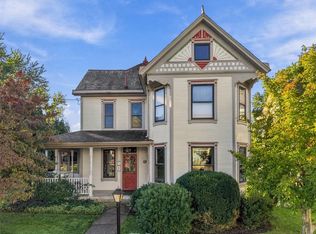 352 E New Castle St, Zelienople, PA 16063