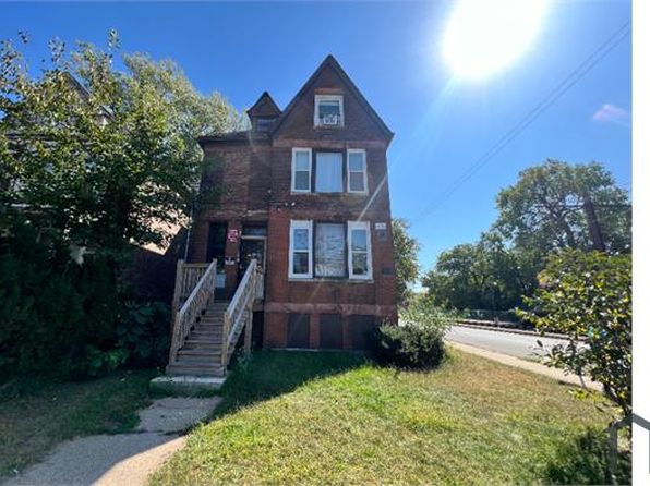 2701 E 75th Pl APT 1