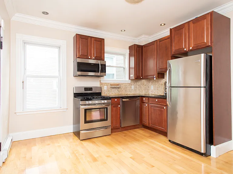 17 Bellflower St #3 — Photo 2