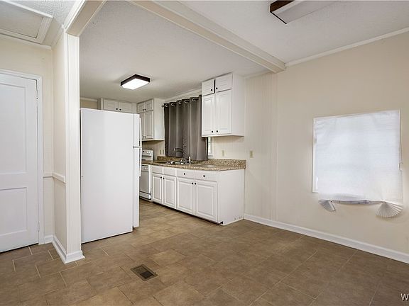 5th image of 2915 Shannon Dr