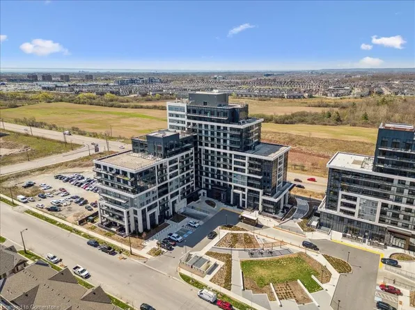 3200 William Coltson Ave #1403, Oakville, ON L6H 7W6