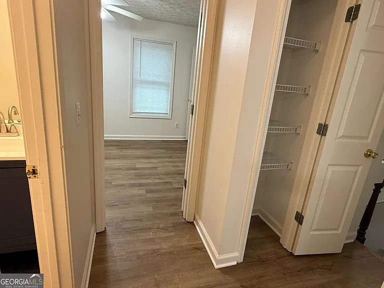 160 2nd St #2 — Photo 32