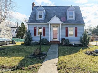 26 Hillcrest Rd, Latham, NY 12110