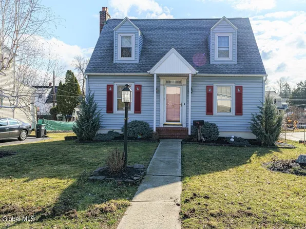 26 Hillcrest Road, Latham, NY 12110