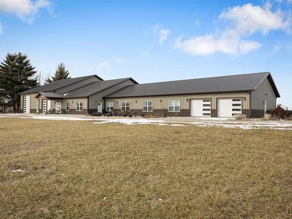 8944 Southpoint Dr, Richmond, MO 64085