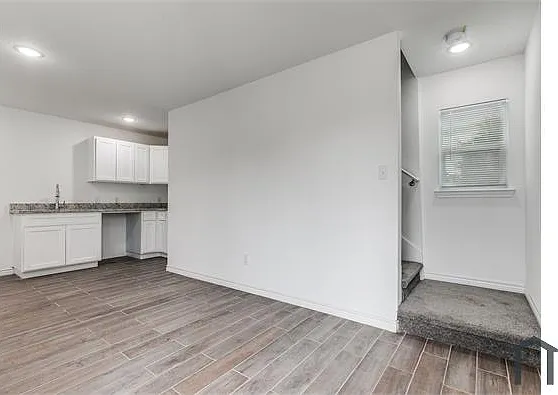 1835 W Poplar St — Photo 10