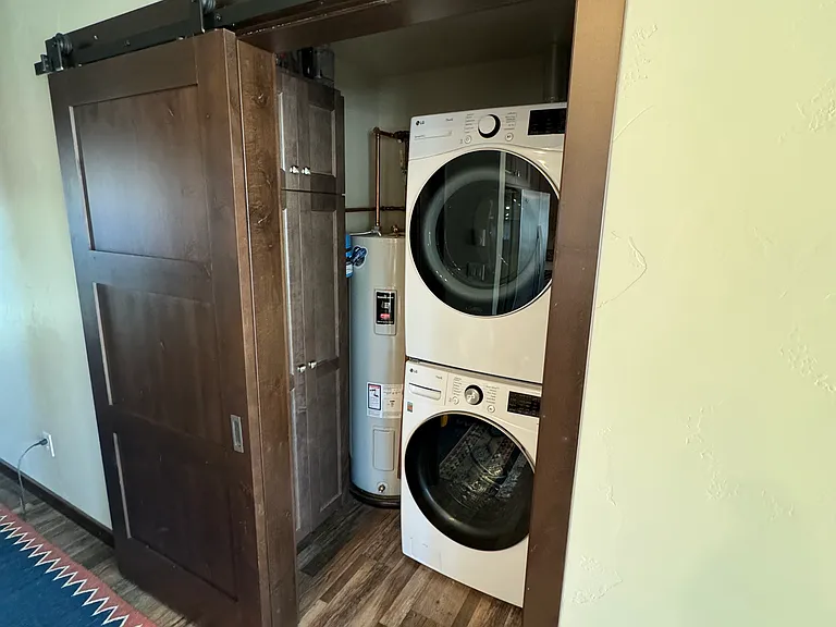 320 Fox Springs Cir #201 — Photo 7