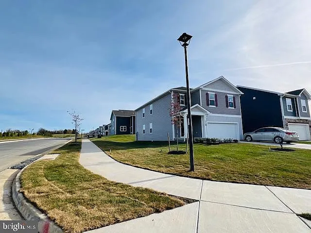 5 bed, 3.0 bath, 2944 sqft, $2,900 — Photo 2