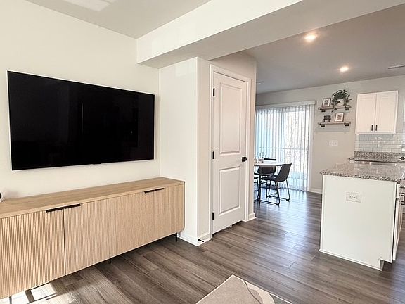 4th image of 216 Juglans Way