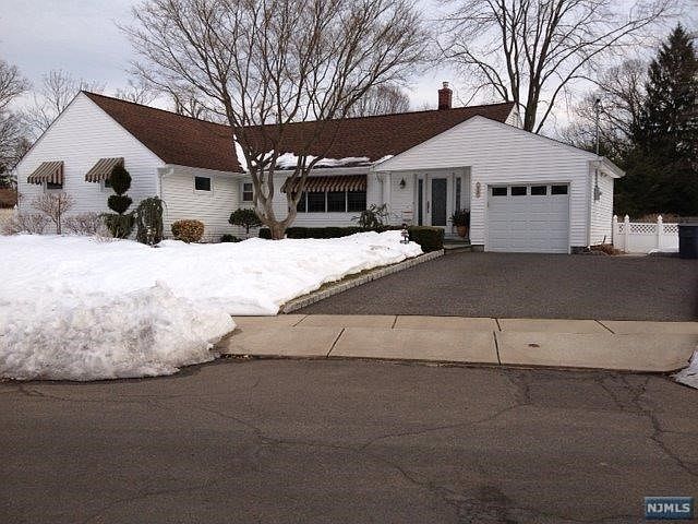 1st image of 615 McCarthy Dr