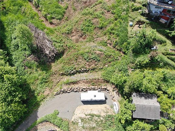 4th image of 231 Lakeview Dr