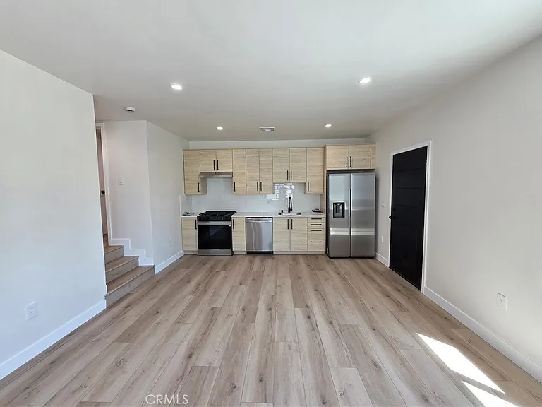 17103 Kingsbury 1/2 — Photo 4