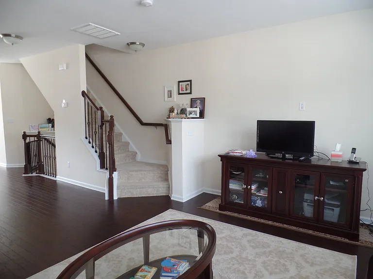 4115 Prospect St — Photo 8