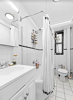 Rented by Grand Group Realty | media 6