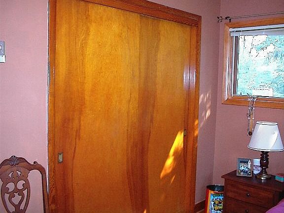 4th image of 705 Forest Ave