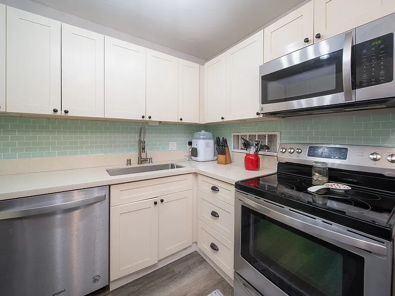 1600 Wilikina Dr #404 — Photo 7