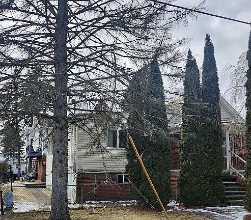 3rd image of 805 Ferdinand St