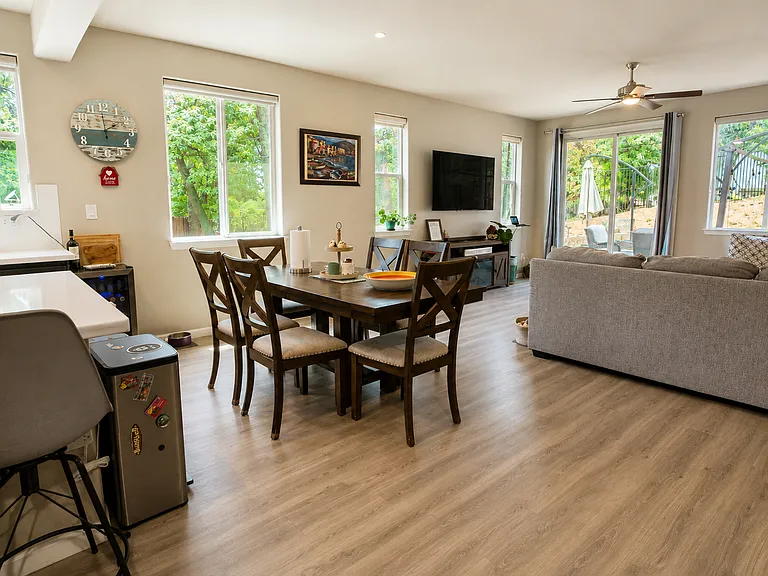 128 Berriman Loop — Photo 15