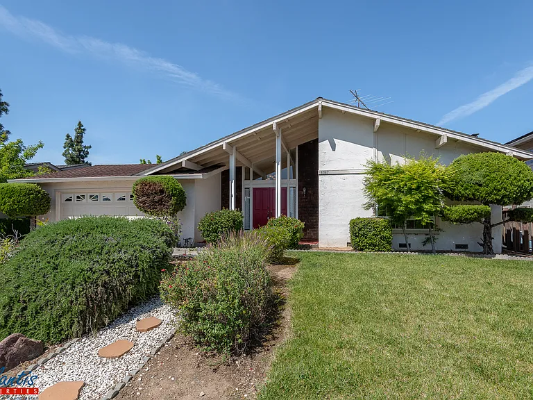 6043 Meridian Ave — Photo 1