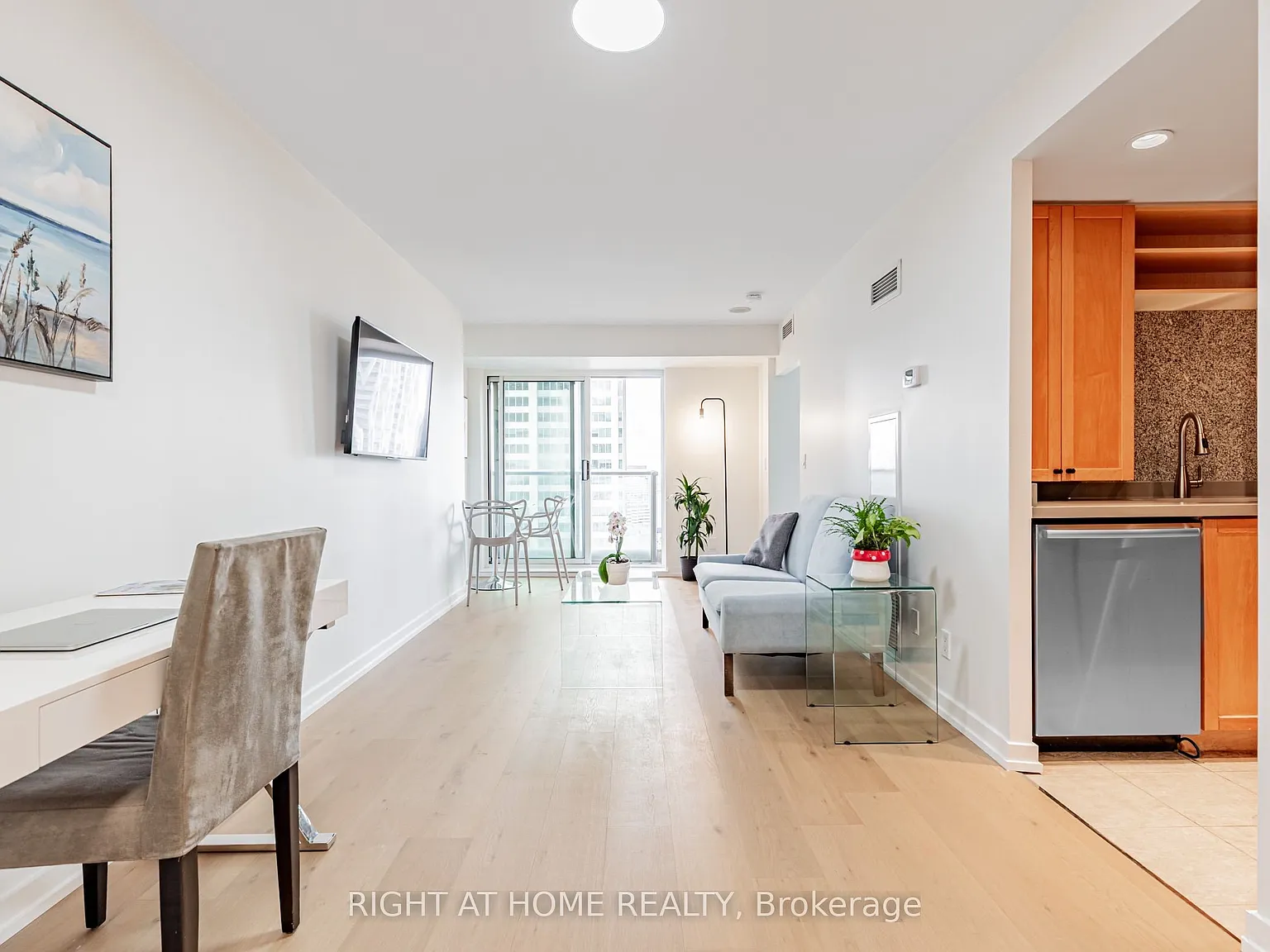 1 bed, $2,400 — Photo 2