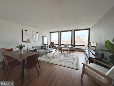 210 Locust St #15EW, Philadelphia, PA, 19106