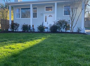 6447 Holyoke Dr, Annandale, VA 22003