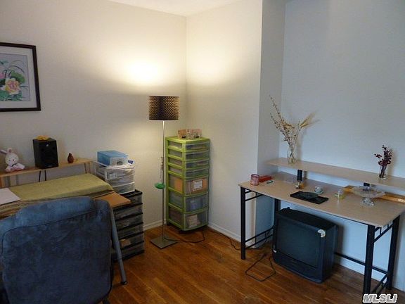 5th image of 73 Verbena Ave