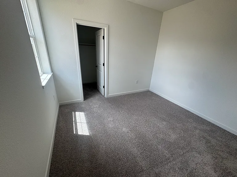 880 Sun Pillar Ct — Photo 5
