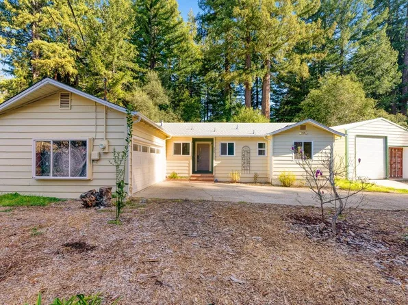 215 Moon Dr, Boulder Creek, CA 95006