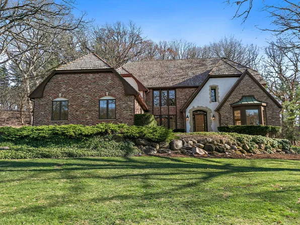 4001 Wyndwood Dr, Crystal Lake, IL 60014